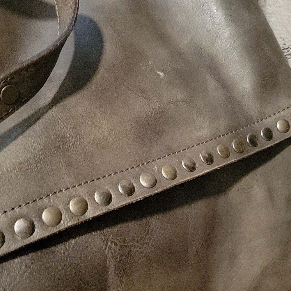 Old Trend Birch Studded Leather Tote - green - Picture 3 of 16